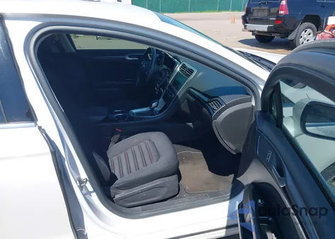 2013 Ford Fusion Se z USA, uszkodzony, nr VIN 3FA6P0H71DR232397